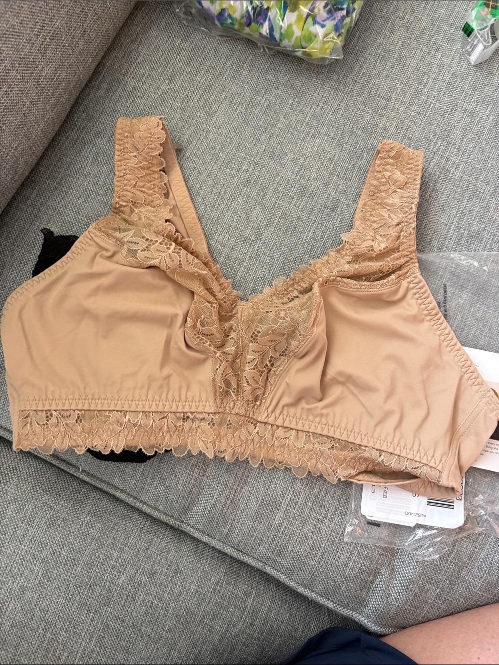 Breezies Black & Nude Lace-Trim Soft Support Wirefree Bra XL. - Picture 3 of 7